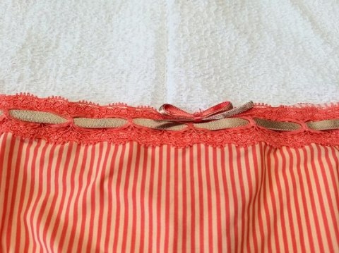 NOWY LIVERA paseczki majtki stringi damskie XL NOWY LIVERA paseczki majtki stringi damskie XL